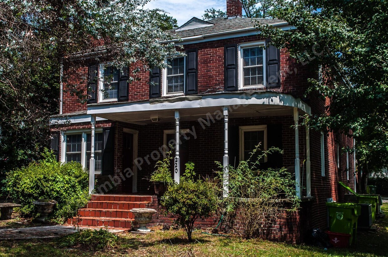Foto principal - 220 Deerwood St