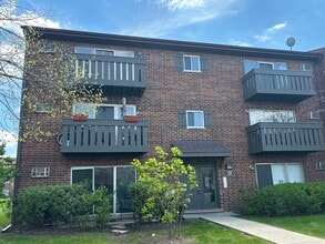 Building Photo - 1089 Dickens Way