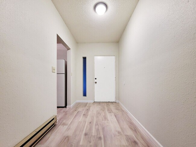 Building Photo - Water/sewer/garbage included in rent/Plus ...