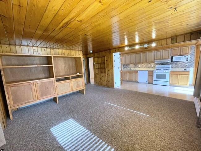 Photo - Unique and Updated Corner Lot Cabin in Mou... House