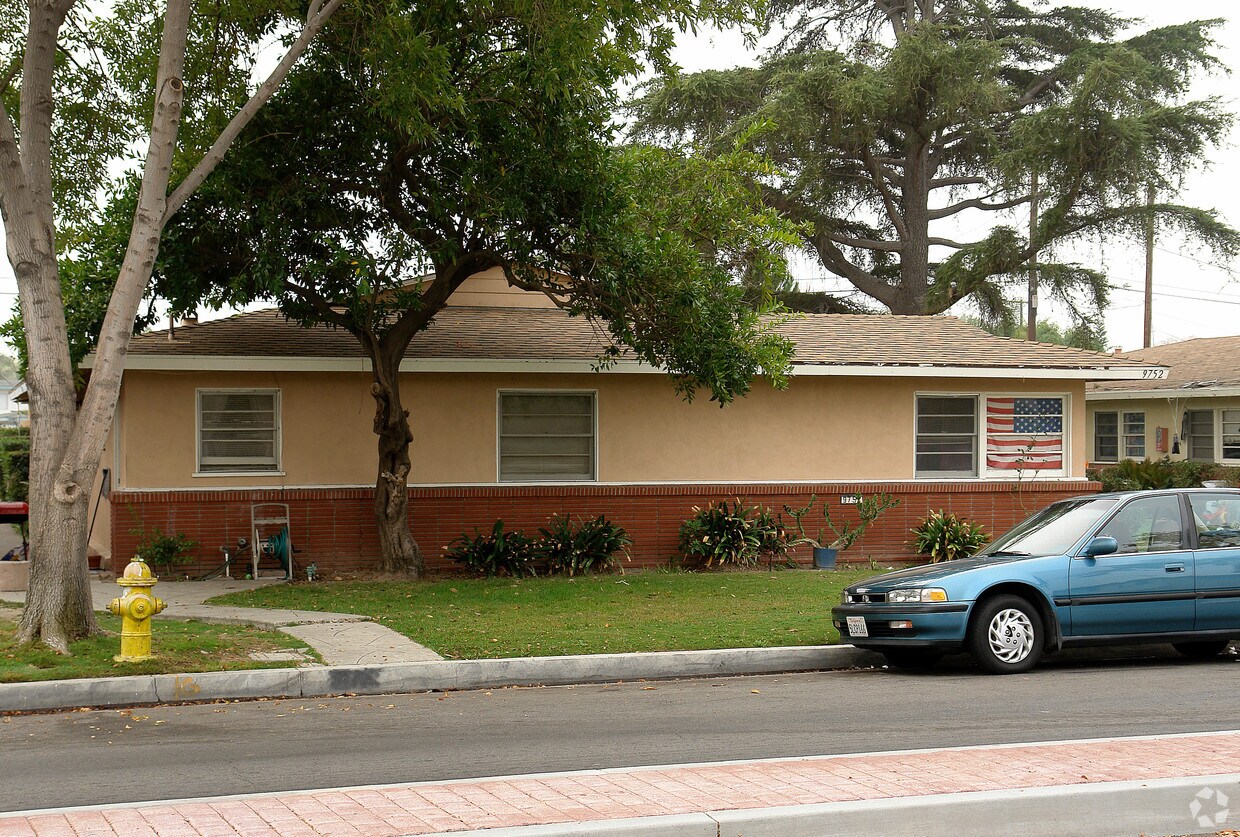 Foto del edificio - 9752 Belfast Dr