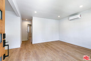 Foto del edificio - 10420 Regent St