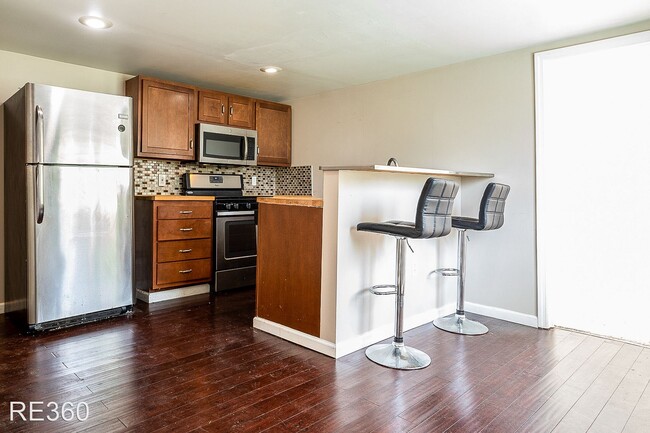 Foto del edificio - 3 br, 1 bath House - 635 Mclain St Allentown