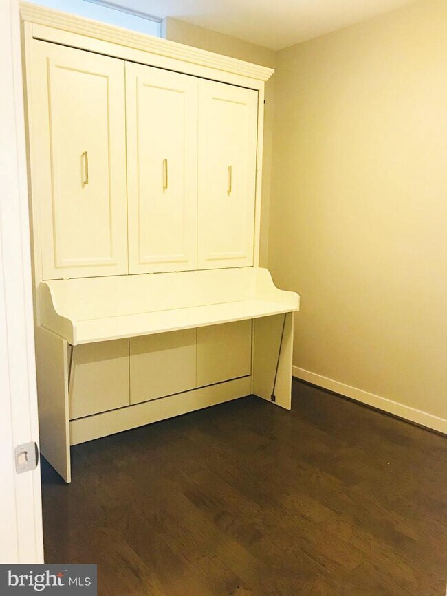Foto del edificio - 1320 Fenwick Ln