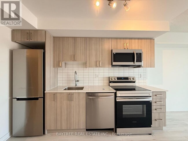 Photo du bâtiment - 1010 Sandy Beach Rd