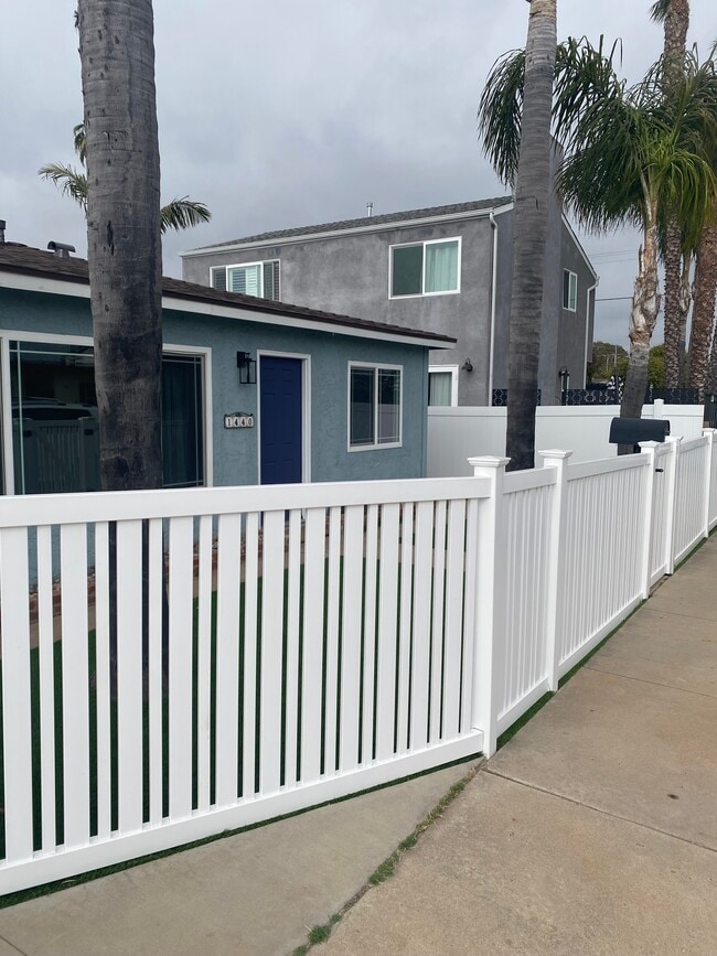Building Photo - 1440 Fern Ave