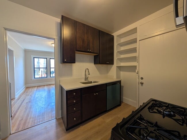 Foto del edificio - 2706 N Spaulding Ave