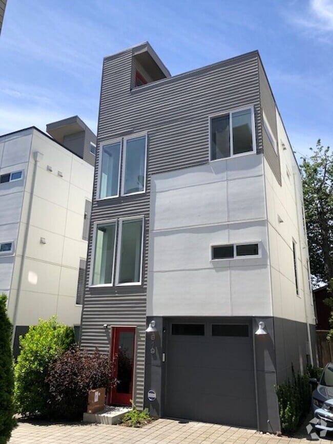 Building Photo - 919 29th Ave S
