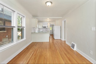 Building Photo - 3460 Haverhill St