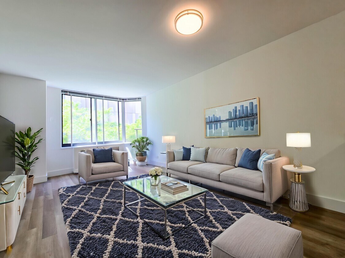 Foto principal - 1735 York Ave