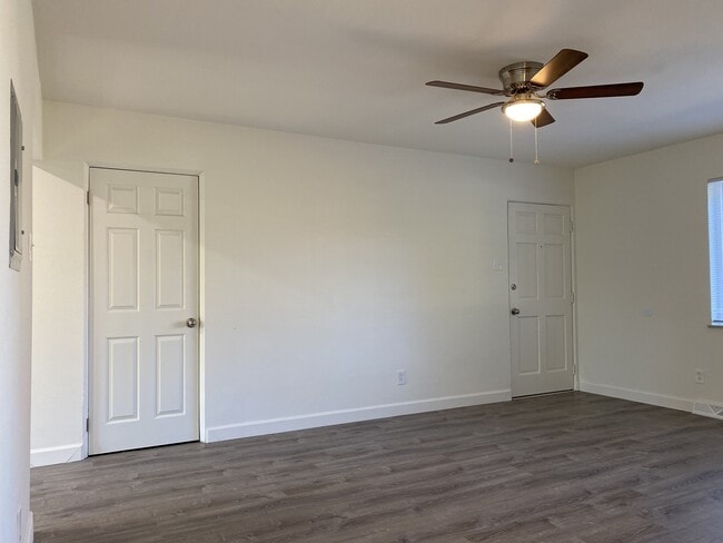 Building Photo - 3980 Brittany Cir