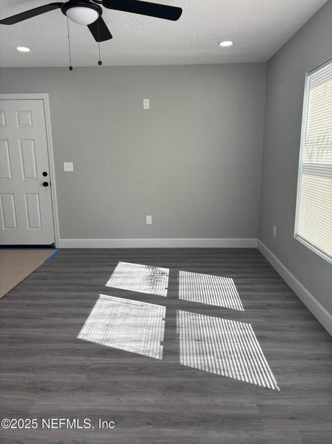 Foto del edificio - 1963 W 4th St