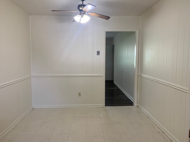 Foto del edificio - Mid-Century 3BR in Fayetteville!