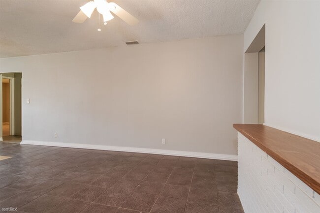 Building Photo - 2 br, 2 bath House - 2242 Washington St