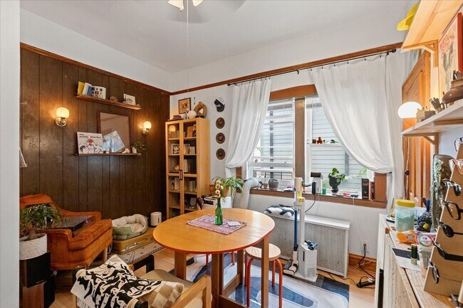 Foto del edificio - 2507 N Sawyer Ave