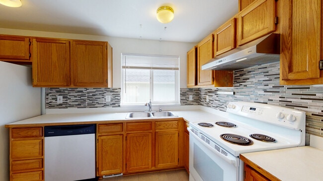 Building Photo - 6127 47th Ave S