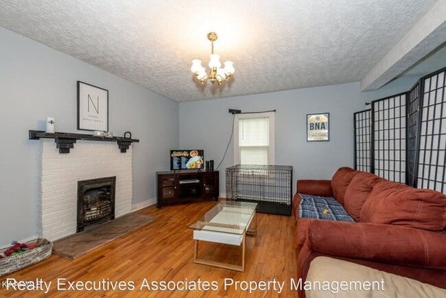 Building Photo - 2 br, 2 bath House - 301 Russell Rd