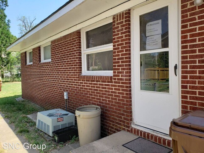 Building Photo - 2 br, 1 bath House - 2240 S Wichita St.