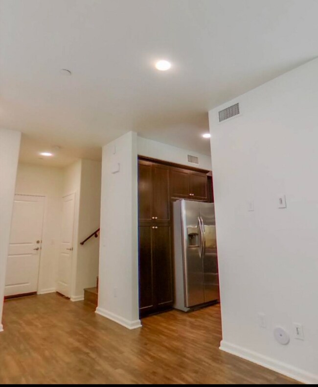 Building Photo - 14921 W Navarre Way