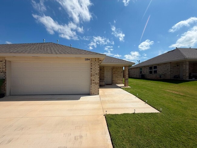 Photo - Beautiful 3-Bedroom Home in Yukon – Available Now!