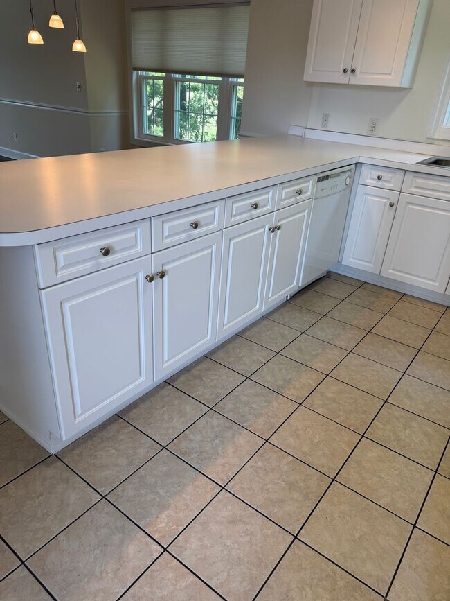 Building Photo - 4881 Dahlia Ct