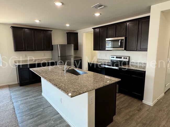 Foto del edificio - Beautiful home ready for move in