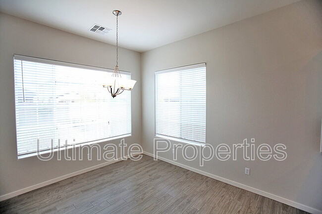 Building Photo - 10053 E Nopal Ave