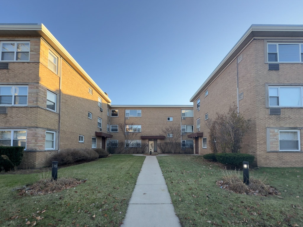 4921 Church St Unit 3N, Skokie, IL 60077 Condo for Rent in Skokie, IL