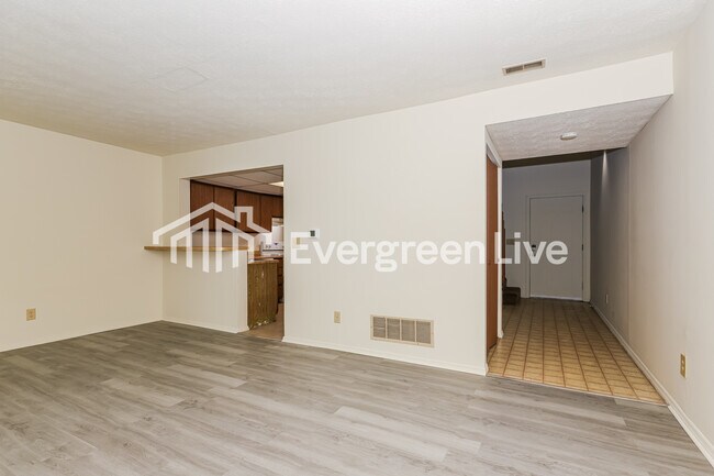 Foto del edificio - 6382 Nightwind Ct