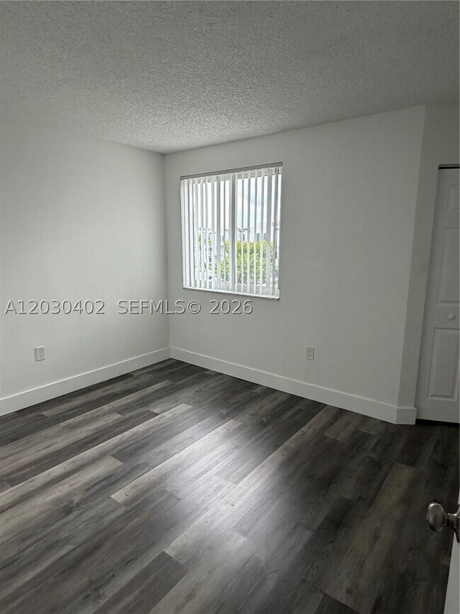 Building Photo - 675 NW 85th Ct