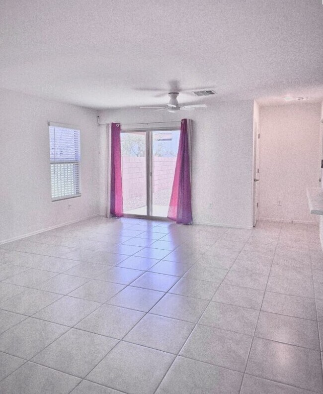 Building Photo - Charming 3-Bed/2-Bath House (Rita Ranch Co...