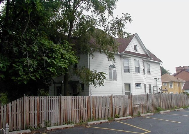 Building Photo - 4307 8th Ave
