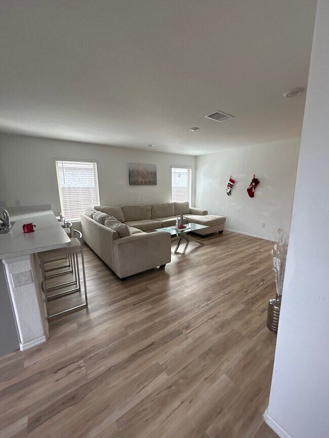 Building Photo - 24234 High Country Dr