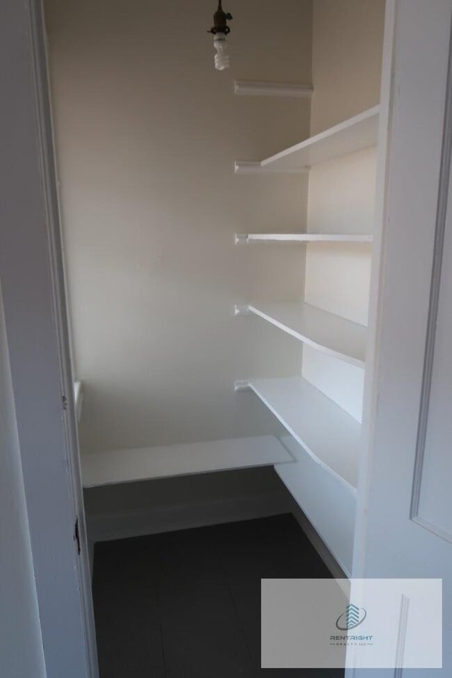 Building Photo - 4235 N Lamon Ave