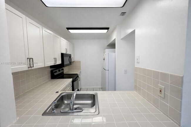 Foto del edificio - 14851 SW 104th St