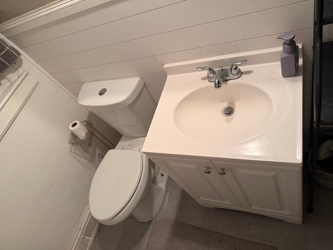 Photo - 17 Aspenwood Drive Apartment