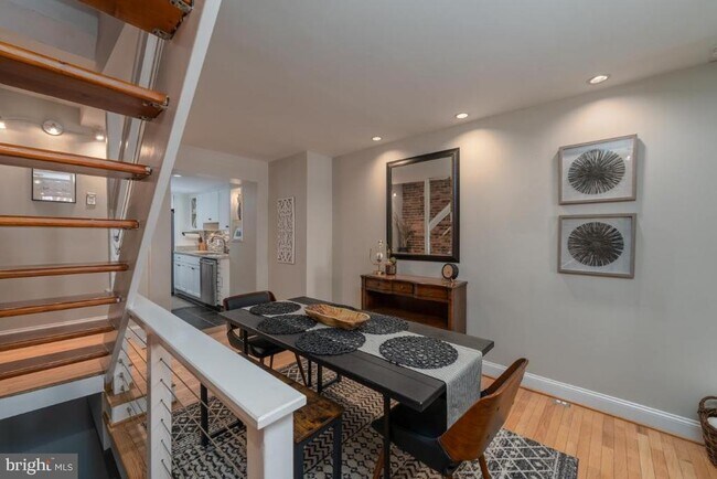 Foto del edificio - 2517 Fleet St