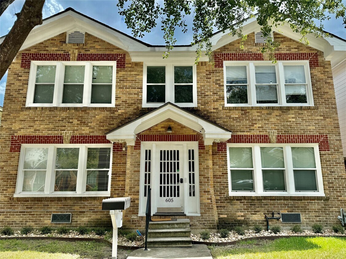 Foto principal - 605 W Saulnier St