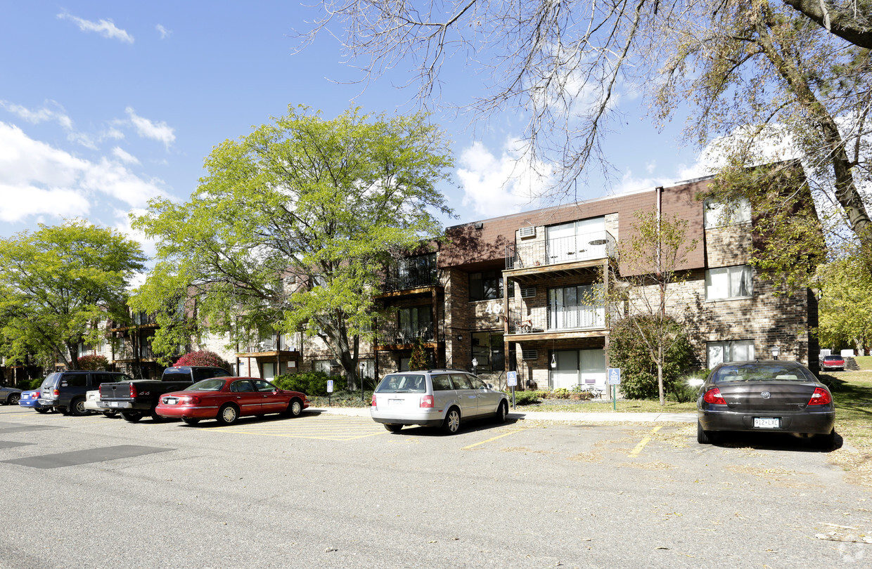 Primary Photo - Village Apartments