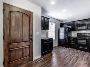 Foto del edificio - All Brick 4 bedroom 3 Bathroom Patio Home ...