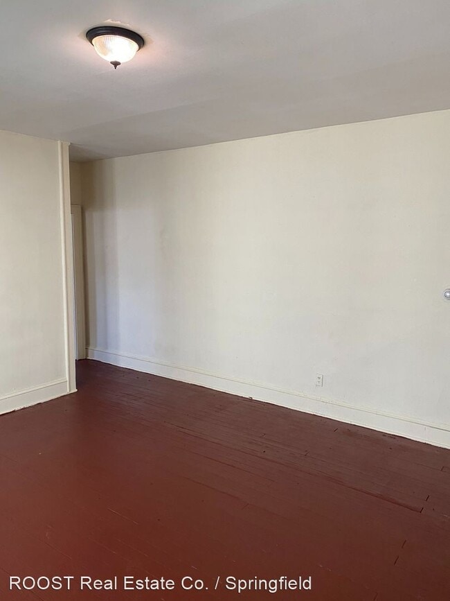 Building Photo - 3 br, 1 bath House - 1620 E. Main Street