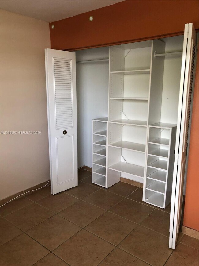 Building Photo - 3808 SW 79th Ave