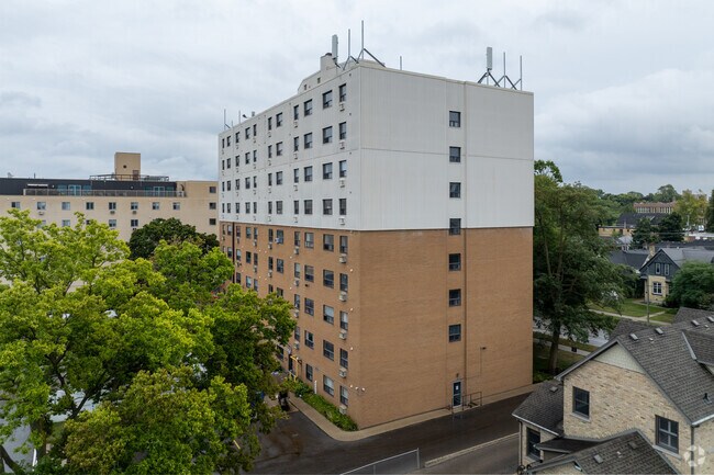 Photo du bâtiment - 420 Central Avenue