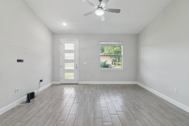 Foto del edificio - 969 Cambridge Ct