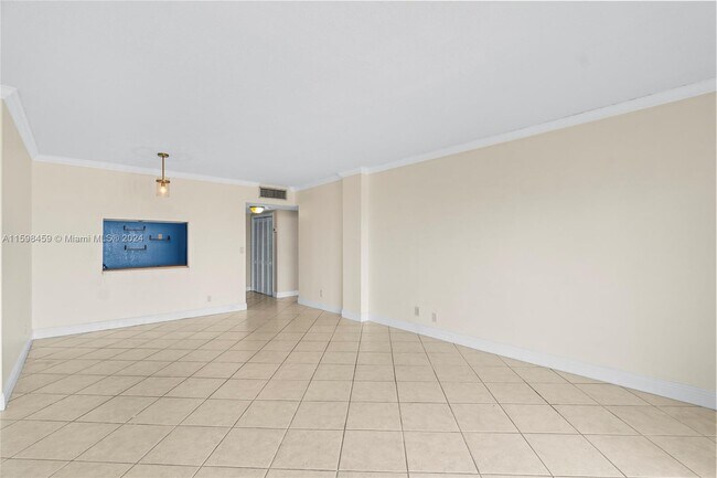 Building Photo - 1455 N Treasure Dr