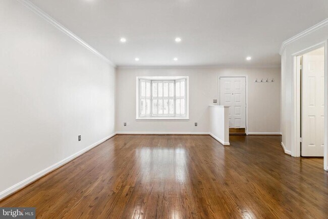 Building Photo - 524 Kinsale Rd