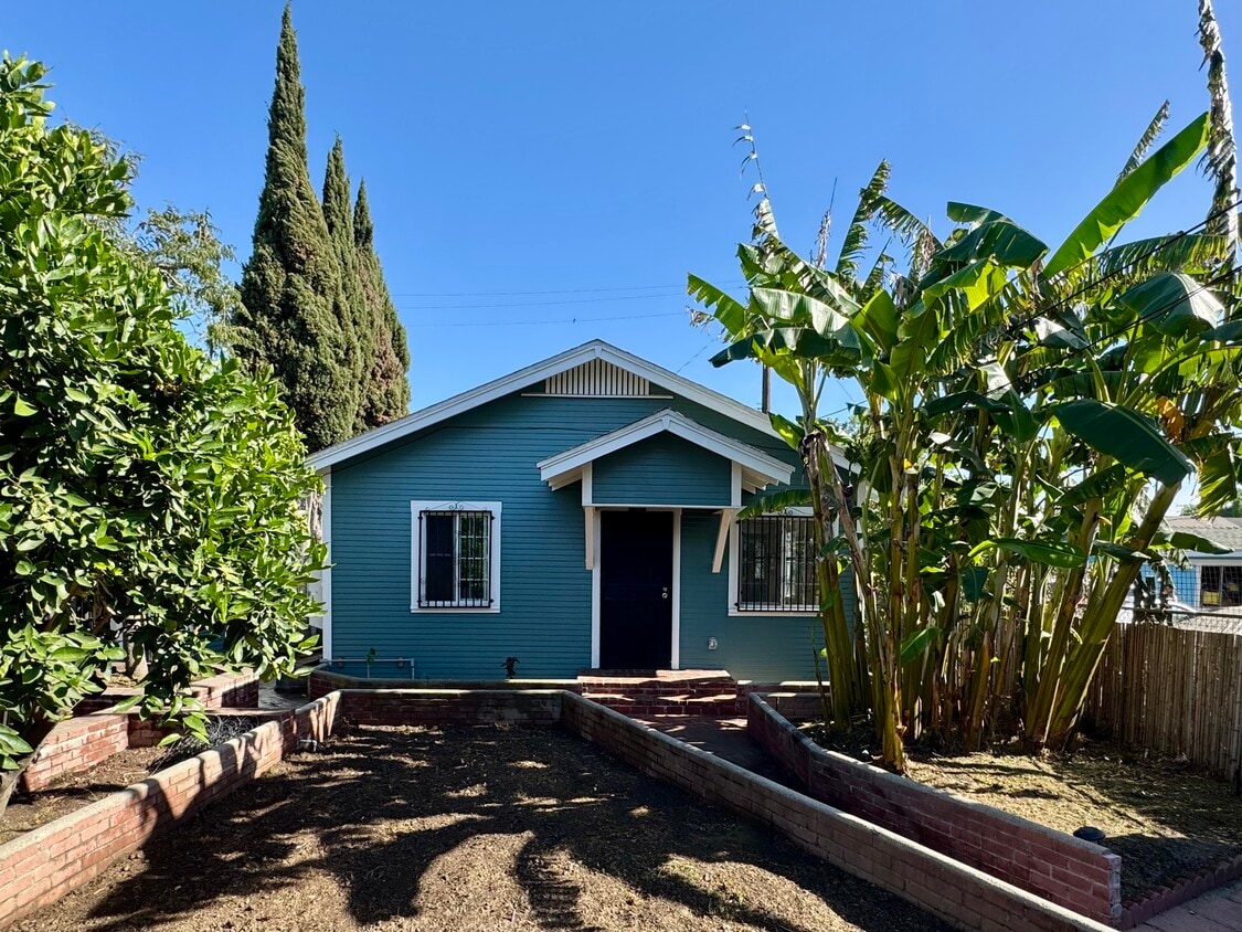 Adorable casita - 534 E 19th St