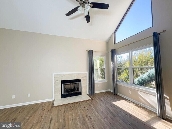 Foto del edificio - 13405 Shady Knoll Dr