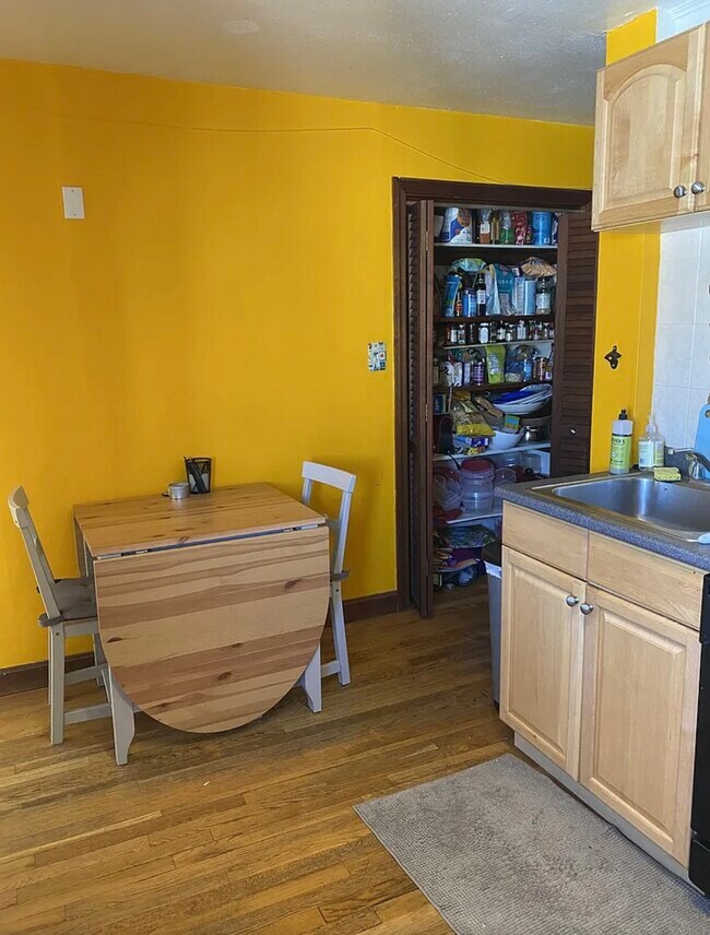 Foto del edificio - 87 Summer St