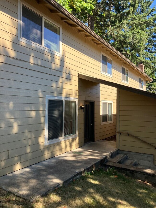 Foto del edificio - 187-189 Stoneway Dr NW